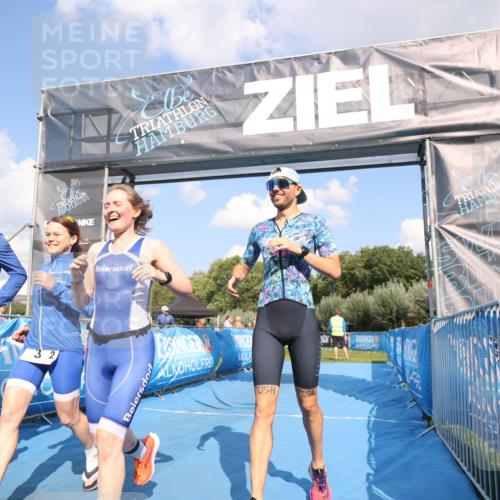 25.08.2024 - Elbe Triathlon Hamburg H.Heesch http://msf.ph/oto/6857650 25.08.2024 16:17:26 Ziel  meine-sportfotos.de