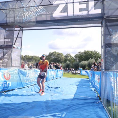 25.08.2024 - Elbe Triathlon Hamburg H.Heesch http://msf.ph/oto/6857651 25.08.2024 10:54:45 Ziel 217, 442 meine-sportfotos.de