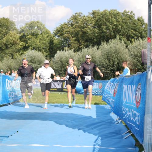 25.08.2024 - Elbe Triathlon Hamburg H.Heesch http://msf.ph/oto/6857658 25.08.2024 16:18:27 Ziel  meine-sportfotos.de