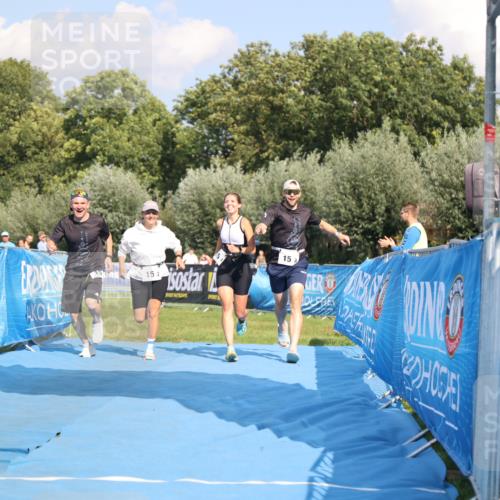 25.08.2024 - Elbe Triathlon Hamburg H.Heesch http://msf.ph/oto/6857661 25.08.2024 16:18:27 Ziel  meine-sportfotos.de