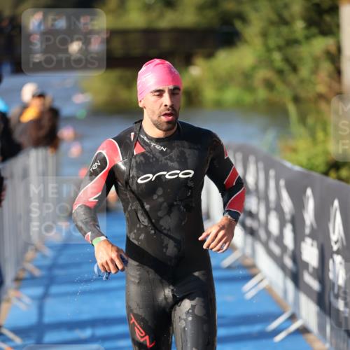 25.08.2024 - Elbe Triathlon Hamburg H.Heesch http://msf.ph/oto/6857671 25.08.2024 09:06:57 Schwimmen 228, 254, 277, 281, 325, 403 meine-sportfotos.de