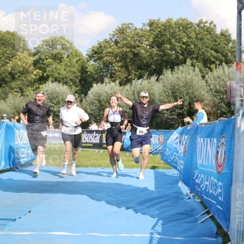 25.08.2024 - Elbe Triathlon Hamburg H.Heesch http://msf.ph/oto/6857674 25.08.2024 16:18:27 Ziel  meine-sportfotos.de