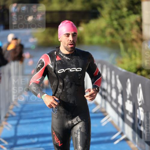 25.08.2024 - Elbe Triathlon Hamburg H.Heesch http://msf.ph/oto/6857675 25.08.2024 09:06:57 Schwimmen 228, 254, 277, 281, 325, 403 meine-sportfotos.de
