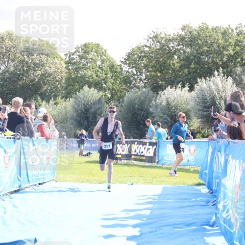 25.08.2024 - Elbe Triathlon Hamburg H.Heesch http://msf.ph/oto/6857676 25.08.2024 10:54:50 Ziel 217, 442 meine-sportfotos.de