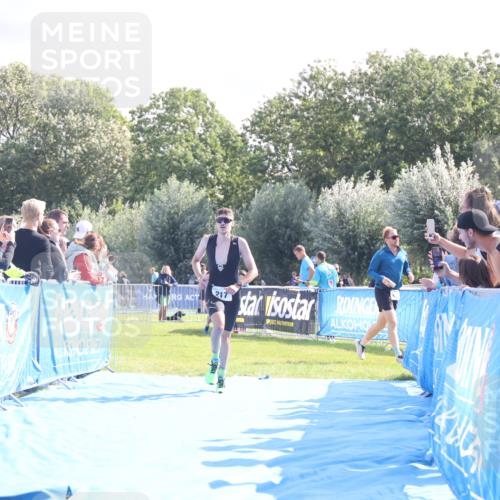 25.08.2024 - Elbe Triathlon Hamburg H.Heesch http://msf.ph/oto/6857690 25.08.2024 10:54:50 Ziel 217, 442 meine-sportfotos.de
