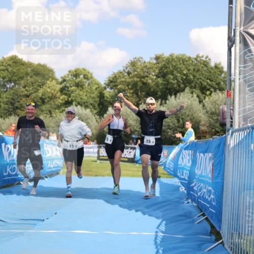 25.08.2024 - Elbe Triathlon Hamburg H.Heesch http://msf.ph/oto/6857692 25.08.2024 16:18:28 Ziel  meine-sportfotos.de