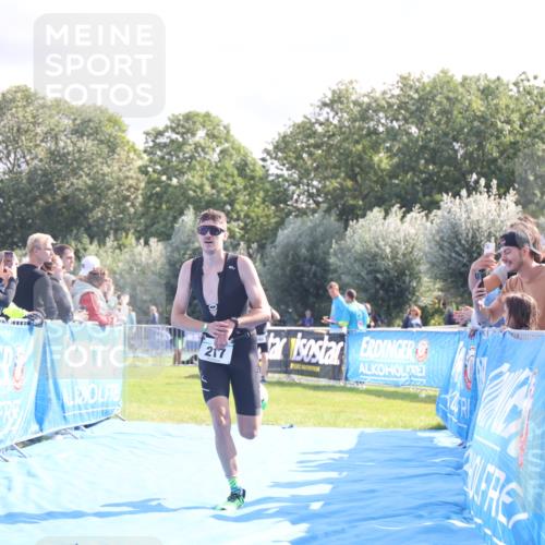 25.08.2024 - Elbe Triathlon Hamburg H.Heesch http://msf.ph/oto/6857702 25.08.2024 10:54:51 Ziel 217, 442 meine-sportfotos.de