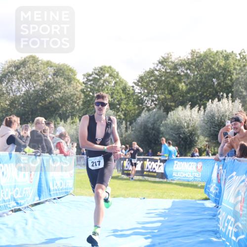 25.08.2024 - Elbe Triathlon Hamburg H.Heesch http://msf.ph/oto/6857719 25.08.2024 10:54:51 Ziel 217, 442 meine-sportfotos.de