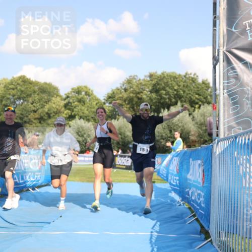 25.08.2024 - Elbe Triathlon Hamburg H.Heesch http://msf.ph/oto/6857723 25.08.2024 16:18:28 Ziel  meine-sportfotos.de