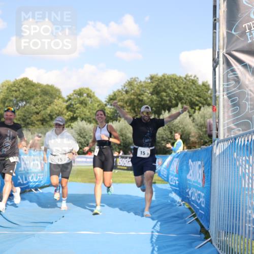 25.08.2024 - Elbe Triathlon Hamburg H.Heesch http://msf.ph/oto/6857728 25.08.2024 16:18:28 Ziel  meine-sportfotos.de