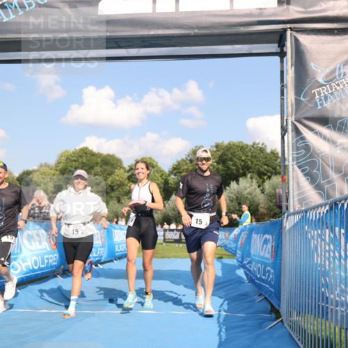 25.08.2024 - Elbe Triathlon Hamburg H.Heesch http://msf.ph/oto/6857771 25.08.2024 16:18:29 Ziel  meine-sportfotos.de