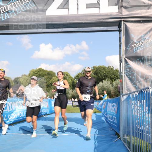 25.08.2024 - Elbe Triathlon Hamburg H.Heesch http://msf.ph/oto/6857779 25.08.2024 16:18:29 Ziel  meine-sportfotos.de