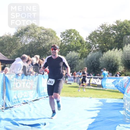 25.08.2024 - Elbe Triathlon Hamburg H.Heesch http://msf.ph/oto/6857790 25.08.2024 10:55:07 Ziel 180, 263 meine-sportfotos.de