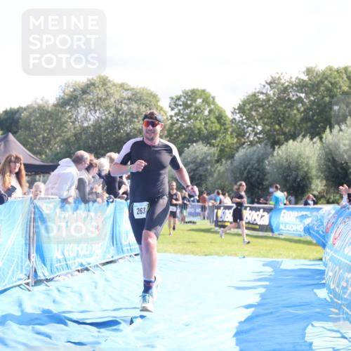 25.08.2024 - Elbe Triathlon Hamburg H.Heesch http://msf.ph/oto/6857795 25.08.2024 10:55:07 Ziel 180, 263 meine-sportfotos.de