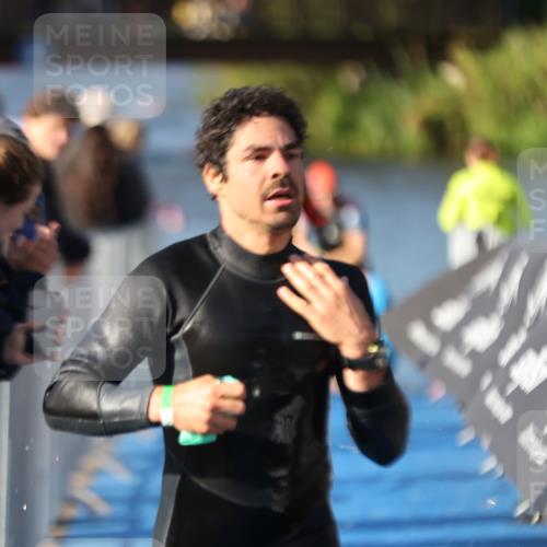 25.08.2024 - Elbe Triathlon Hamburg H.Heesch http://msf.ph/oto/6857796 25.08.2024 09:07:11 Schwimmen 224, 228, 281, 321, 325, 326 meine-sportfotos.de