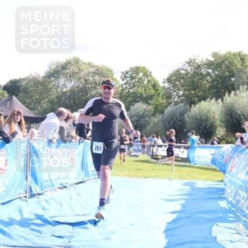 25.08.2024 - Elbe Triathlon Hamburg H.Heesch http://msf.ph/oto/6857799 25.08.2024 10:55:07 Ziel 180, 263 meine-sportfotos.de