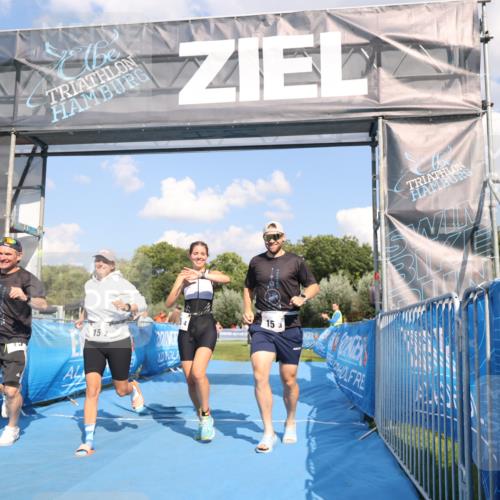 25.08.2024 - Elbe Triathlon Hamburg H.Heesch http://msf.ph/oto/6857801 25.08.2024 16:18:29 Ziel  meine-sportfotos.de