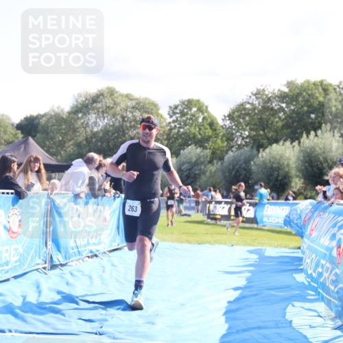 25.08.2024 - Elbe Triathlon Hamburg H.Heesch http://msf.ph/oto/6857803 25.08.2024 10:55:07 Ziel 180, 263 meine-sportfotos.de