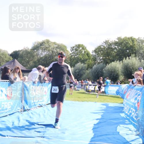 25.08.2024 - Elbe Triathlon Hamburg H.Heesch http://msf.ph/oto/6857807 25.08.2024 10:55:07 Ziel 180, 263 meine-sportfotos.de