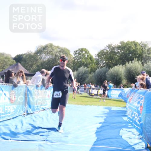 25.08.2024 - Elbe Triathlon Hamburg H.Heesch http://msf.ph/oto/6857812 25.08.2024 10:55:07 Ziel 180, 263 meine-sportfotos.de