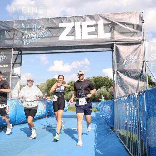 25.08.2024 - Elbe Triathlon Hamburg H.Heesch http://msf.ph/oto/6857815 25.08.2024 16:18:29 Ziel  meine-sportfotos.de
