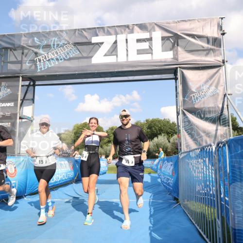 25.08.2024 - Elbe Triathlon Hamburg H.Heesch http://msf.ph/oto/6857818 25.08.2024 16:18:29 Ziel  meine-sportfotos.de