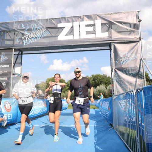 25.08.2024 - Elbe Triathlon Hamburg H.Heesch http://msf.ph/oto/6857823 25.08.2024 16:18:30 Ziel  meine-sportfotos.de