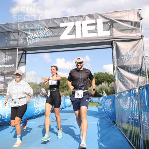 25.08.2024 - Elbe Triathlon Hamburg H.Heesch http://msf.ph/oto/6857835 25.08.2024 16:18:30 Ziel  meine-sportfotos.de