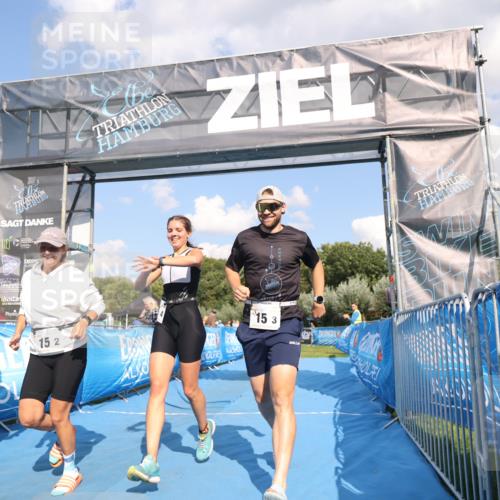 25.08.2024 - Elbe Triathlon Hamburg H.Heesch http://msf.ph/oto/6857840 25.08.2024 16:18:30 Ziel  meine-sportfotos.de