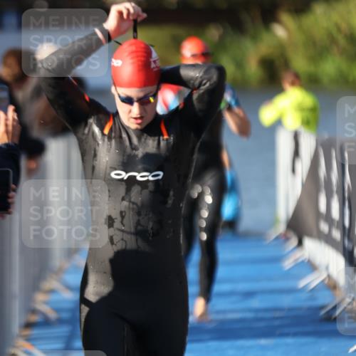25.08.2024 - Elbe Triathlon Hamburg H.Heesch http://msf.ph/oto/6857842 25.08.2024 09:07:17 Schwimmen 224, 281, 321, 325, 326, 1851 meine-sportfotos.de