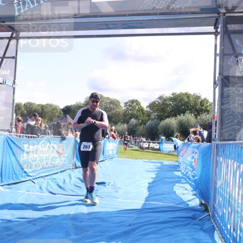 25.08.2024 - Elbe Triathlon Hamburg H.Heesch http://msf.ph/oto/6857849 25.08.2024 10:55:07 Ziel 180, 263 meine-sportfotos.de