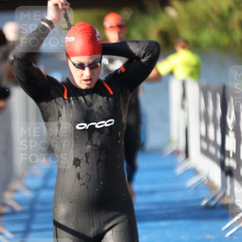 25.08.2024 - Elbe Triathlon Hamburg H.Heesch http://msf.ph/oto/6857864 25.08.2024 09:07:17 Schwimmen 224, 281, 321, 325, 326, 1851 meine-sportfotos.de
