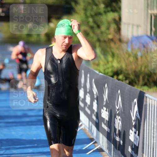 25.08.2024 - Elbe Triathlon Hamburg H.Heesch http://msf.ph/oto/6857881 25.08.2024 09:07:26 Schwimmen 224, 234, 321, 325, 326, 1851 meine-sportfotos.de
