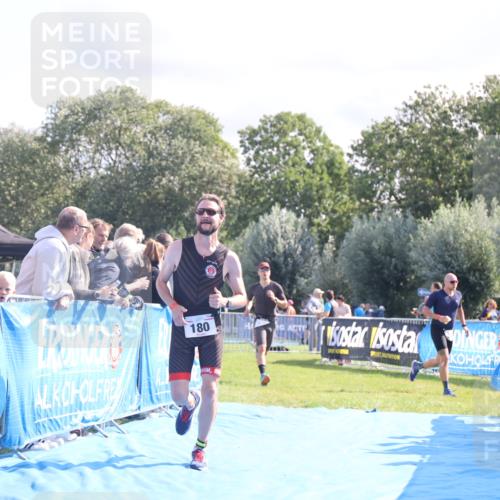 25.08.2024 - Elbe Triathlon Hamburg H.Heesch http://msf.ph/oto/6857889 25.08.2024 10:55:12 Ziel 180, 202, 263 meine-sportfotos.de