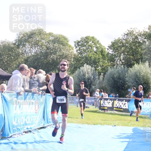 25.08.2024 - Elbe Triathlon Hamburg H.Heesch http://msf.ph/oto/6857894 25.08.2024 10:55:12 Ziel 180, 202, 263 meine-sportfotos.de