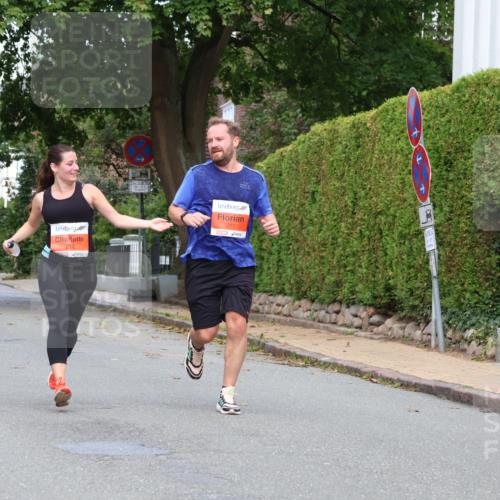 25.08.2024 - 20. Blankeneser Heldenlauf Strokosch-Dieckow http://msf.ph/oto/6857899 25.08.2024 09:49:52 Ziel 211, 212 meine-sportfotos.de
