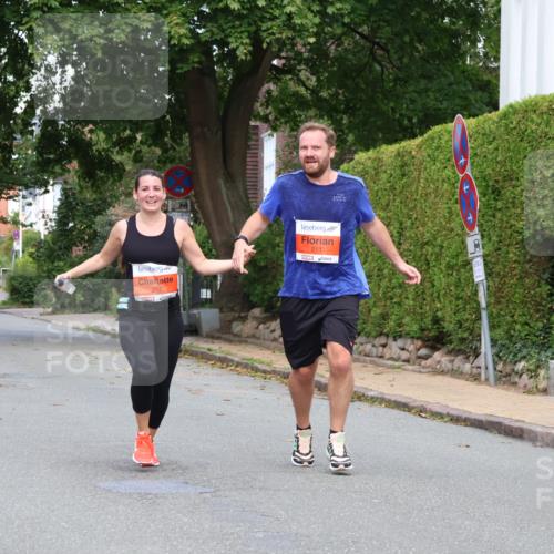 25.08.2024 - 20. Blankeneser Heldenlauf Strokosch-Dieckow http://msf.ph/oto/6857907 25.08.2024 09:49:53 Ziel 211, 212 meine-sportfotos.de