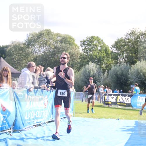 25.08.2024 - Elbe Triathlon Hamburg H.Heesch http://msf.ph/oto/6857909 25.08.2024 10:55:13 Ziel 180, 202, 263 meine-sportfotos.de