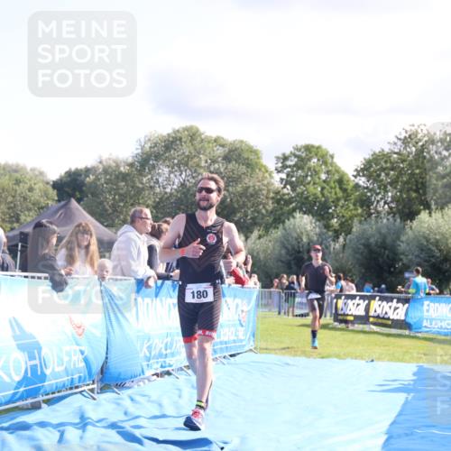 25.08.2024 - Elbe Triathlon Hamburg H.Heesch http://msf.ph/oto/6857916 25.08.2024 10:55:13 Ziel 180, 202, 263 meine-sportfotos.de