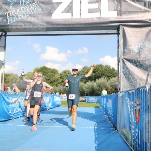 25.08.2024 - Elbe Triathlon Hamburg H.Heesch http://msf.ph/oto/6857919 25.08.2024 16:19:41 Ziel  meine-sportfotos.de