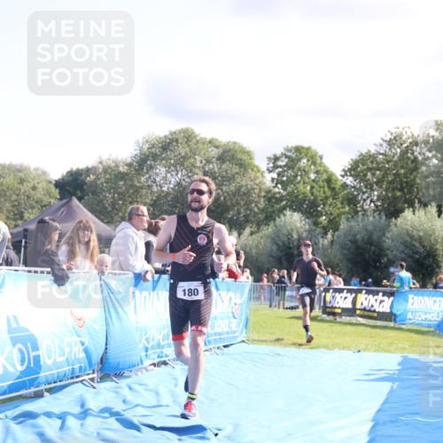 25.08.2024 - Elbe Triathlon Hamburg H.Heesch http://msf.ph/oto/6857920 25.08.2024 10:55:13 Ziel 180, 202, 263 meine-sportfotos.de