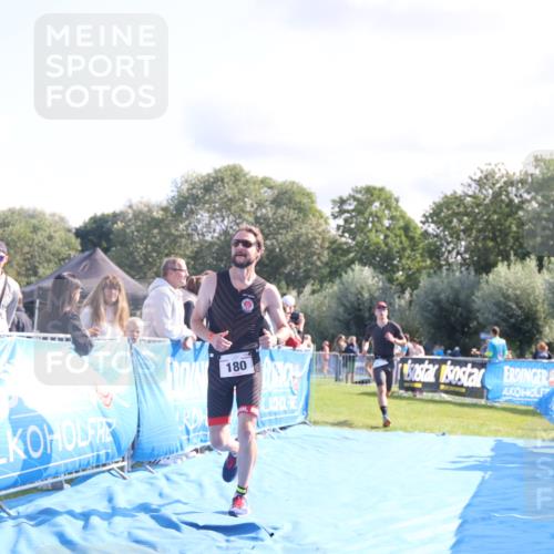25.08.2024 - Elbe Triathlon Hamburg H.Heesch http://msf.ph/oto/6857924 25.08.2024 10:55:13 Ziel 180, 202, 263 meine-sportfotos.de