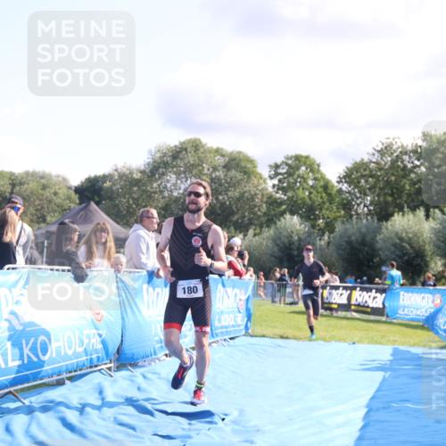 25.08.2024 - Elbe Triathlon Hamburg H.Heesch http://msf.ph/oto/6857928 25.08.2024 10:55:13 Ziel 180, 202, 263 meine-sportfotos.de