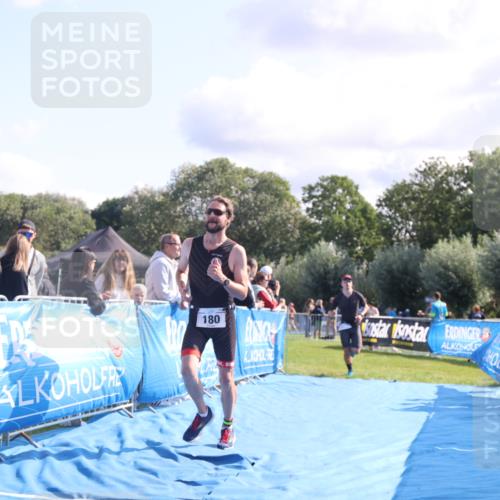 25.08.2024 - Elbe Triathlon Hamburg H.Heesch http://msf.ph/oto/6857933 25.08.2024 10:55:13 Ziel 180, 202, 263 meine-sportfotos.de