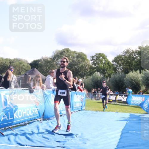 25.08.2024 - Elbe Triathlon Hamburg H.Heesch http://msf.ph/oto/6857935 25.08.2024 10:55:13 Ziel 180, 202, 263 meine-sportfotos.de