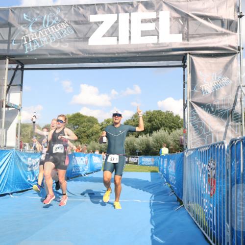 25.08.2024 - Elbe Triathlon Hamburg H.Heesch http://msf.ph/oto/6857936 25.08.2024 16:19:42 Ziel  meine-sportfotos.de