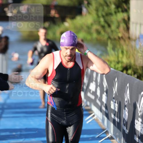 25.08.2024 - Elbe Triathlon Hamburg H.Heesch http://msf.ph/oto/6857950 25.08.2024 09:07:33 Schwimmen 224, 234, 280, 321, 326, 1851 meine-sportfotos.de
