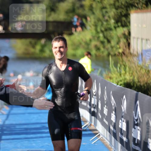25.08.2024 - Elbe Triathlon Hamburg H.Heesch http://msf.ph/oto/6857971 25.08.2024 09:07:35 Schwimmen 224, 234, 280, 321, 326, 1851 meine-sportfotos.de