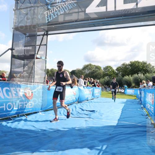 25.08.2024 - Elbe Triathlon Hamburg H.Heesch http://msf.ph/oto/6857972 25.08.2024 10:55:14 Ziel 180, 202, 263 meine-sportfotos.de
