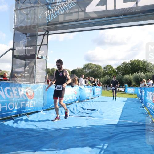 25.08.2024 - Elbe Triathlon Hamburg H.Heesch http://msf.ph/oto/6857977 25.08.2024 10:55:14 Ziel 180, 202, 263 meine-sportfotos.de